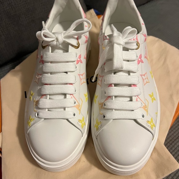 NIB Louis Vuitton Monogram Time Out Sneakers Size 39 - Picture 4 of 15